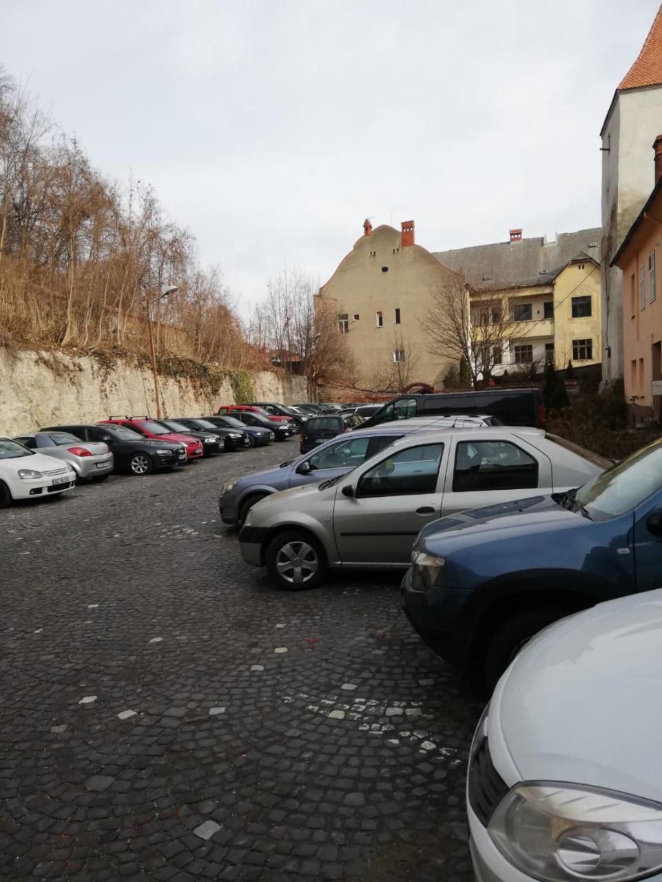 Leyla Hostel Brasov Bagian luar foto