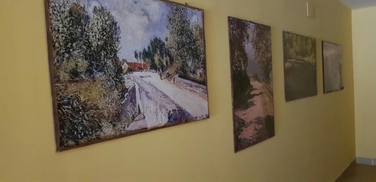 Leyla Hostel Brasov Bagian luar foto
