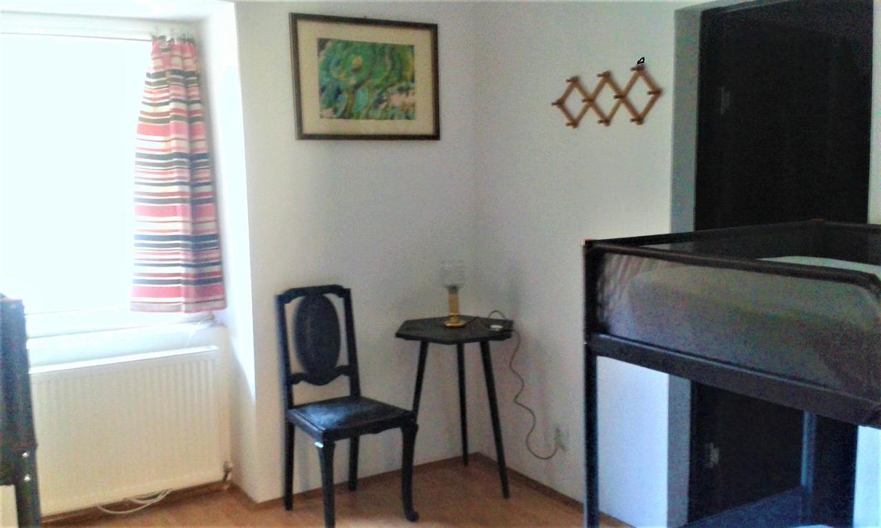 Leyla Hostel Brasov Bagian luar foto