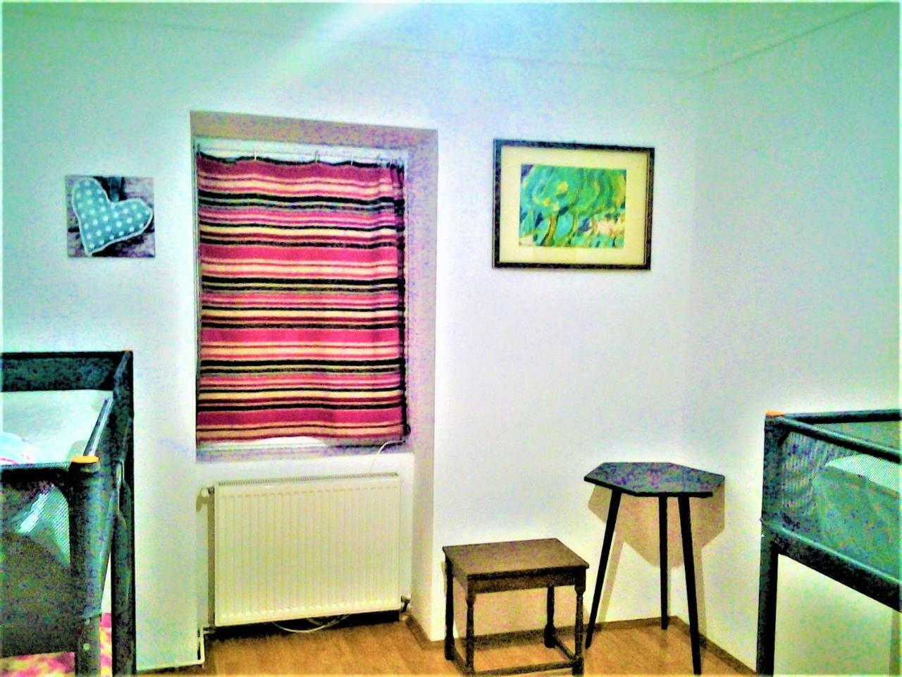 Leyla Hostel Brasov Bagian luar foto